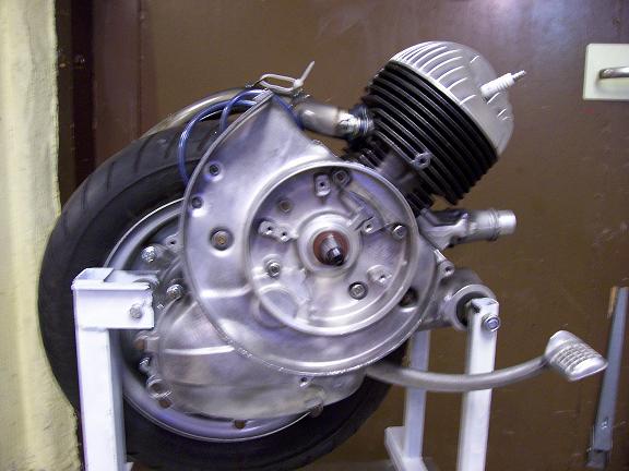 Motorn väntar på ett nytt Vespatronic tändning :roll: