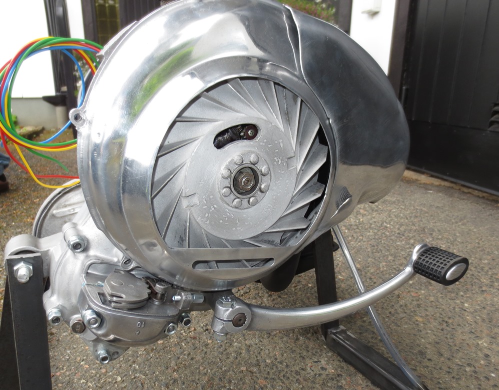 motor med stativ